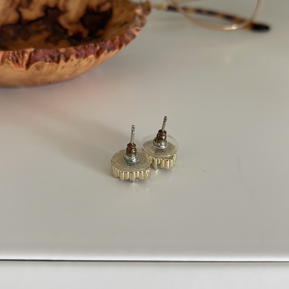 Kendra Scott Tessa Gold Stud Earrings in Iridescent Drusy (sold on site for $85) - Picture 6 of 7